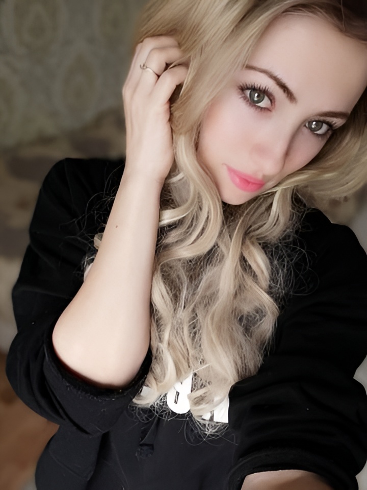 Оксана привлекальеная девушка из Краснодара цена от 3000 руб