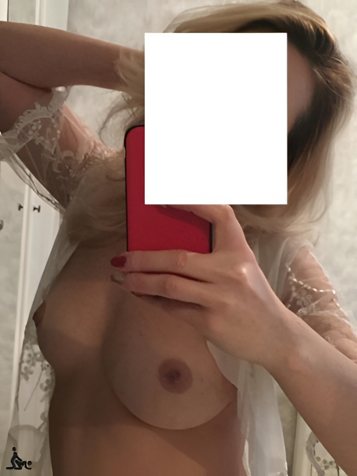 Софа привлекальеная девушка из Краснодара цена от 3000 руб