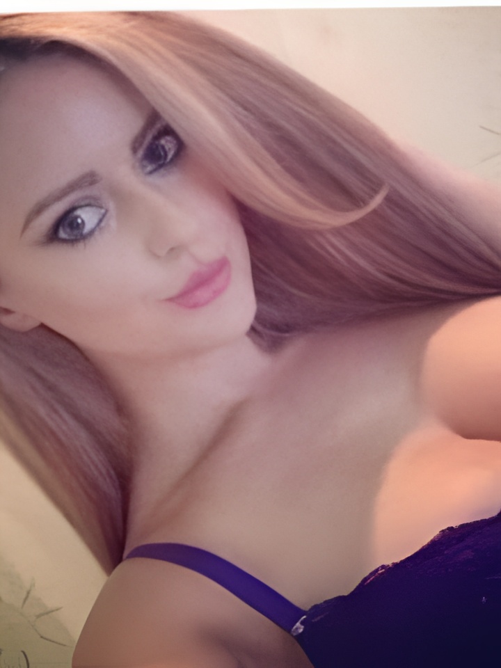 Юля привлекальеная девушка из Краснодара цена от 4000 руб