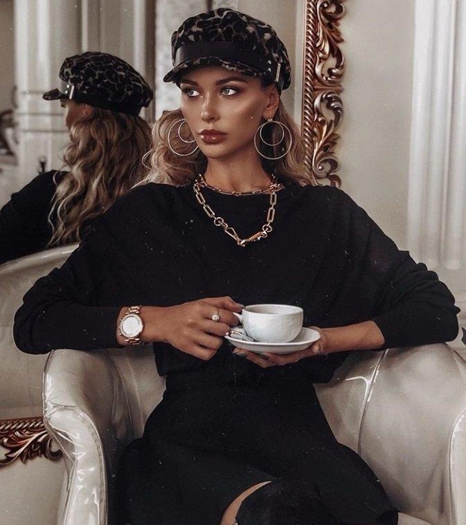 Яна привлекальеная девушка из Краснодара цена от 3500 руб