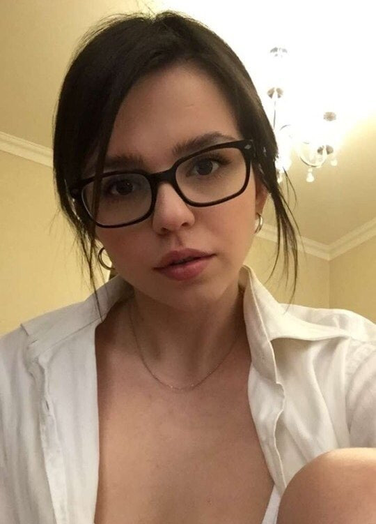 Олеся привлекальеная девушка из Краснодара цена от 3000 руб