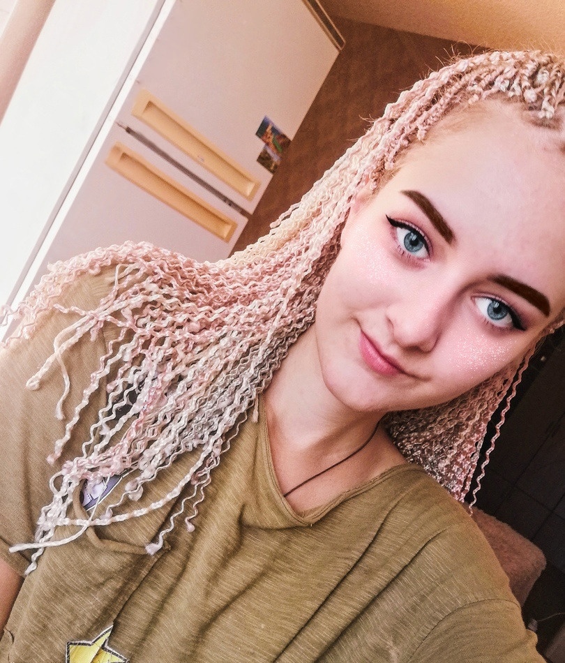 Ольга привлекальеная девушка из Краснодара цена от 3000 руб