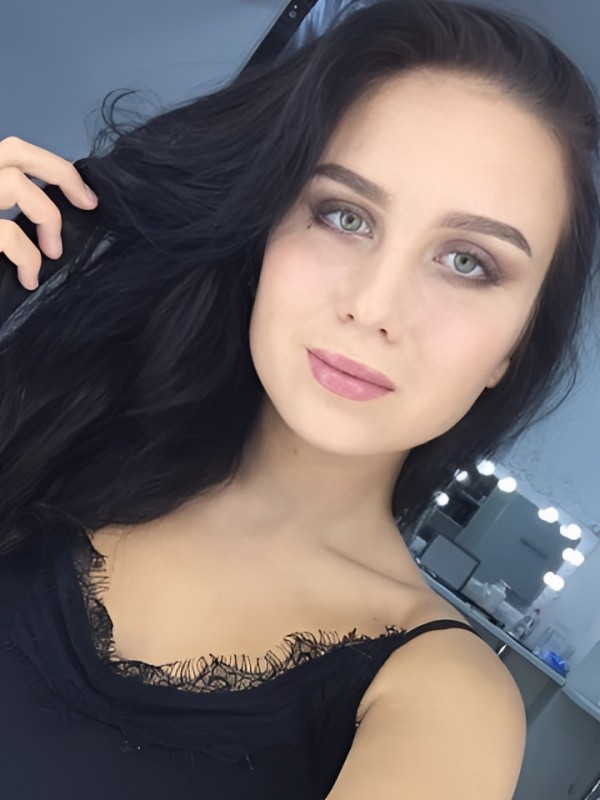 Дина привлекательная девушка из Краснодара цена от 3000 руб