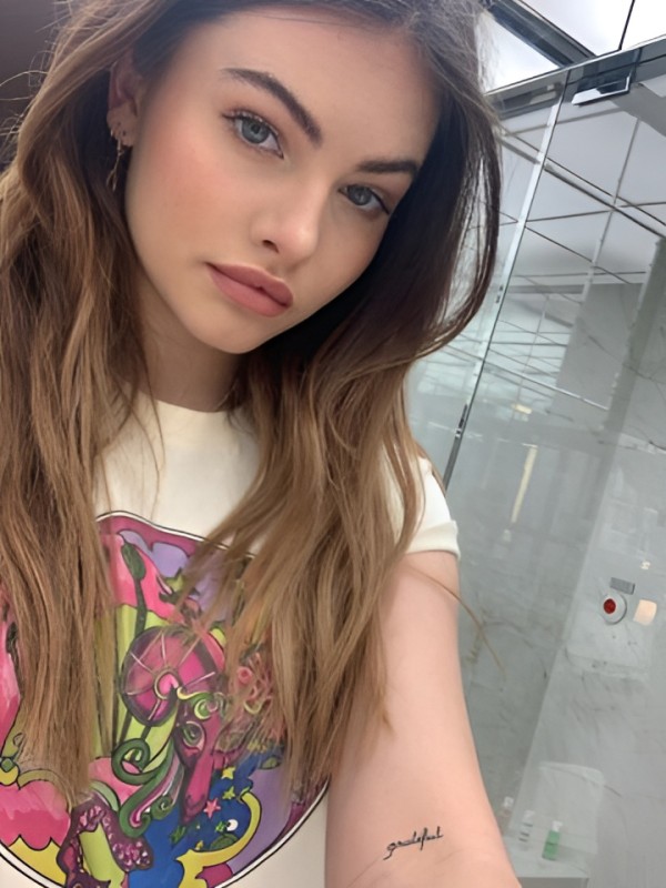 Ева привлекательная девушка из Краснодара цена от 1500 руб