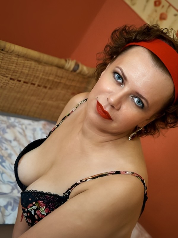 Варвара привлекательная девушка из Краснодара цена от 2500 руб