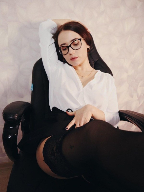 Яночка привлекательная девушка из Краснодара цена от 3500 руб